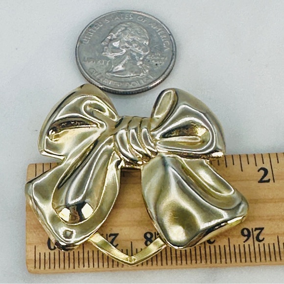 Vintage Ribbon Bow Scarf Ring Clip Gold Tone 1970s 1980s  1 7/8 x 1 1/4 Delicate - Picture 7 of 8